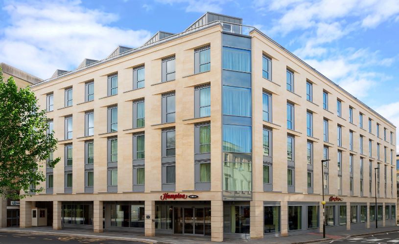 King bedroom at Hampton by Hilton Bath City